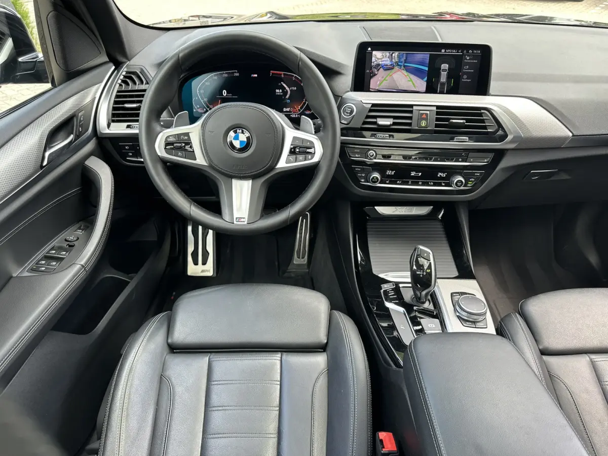 sDrive20i Launch Edition High Executive M SPORT PANORAMADAK LEDER NAVIGATIE TREKHAAK AFNEEMBAAR