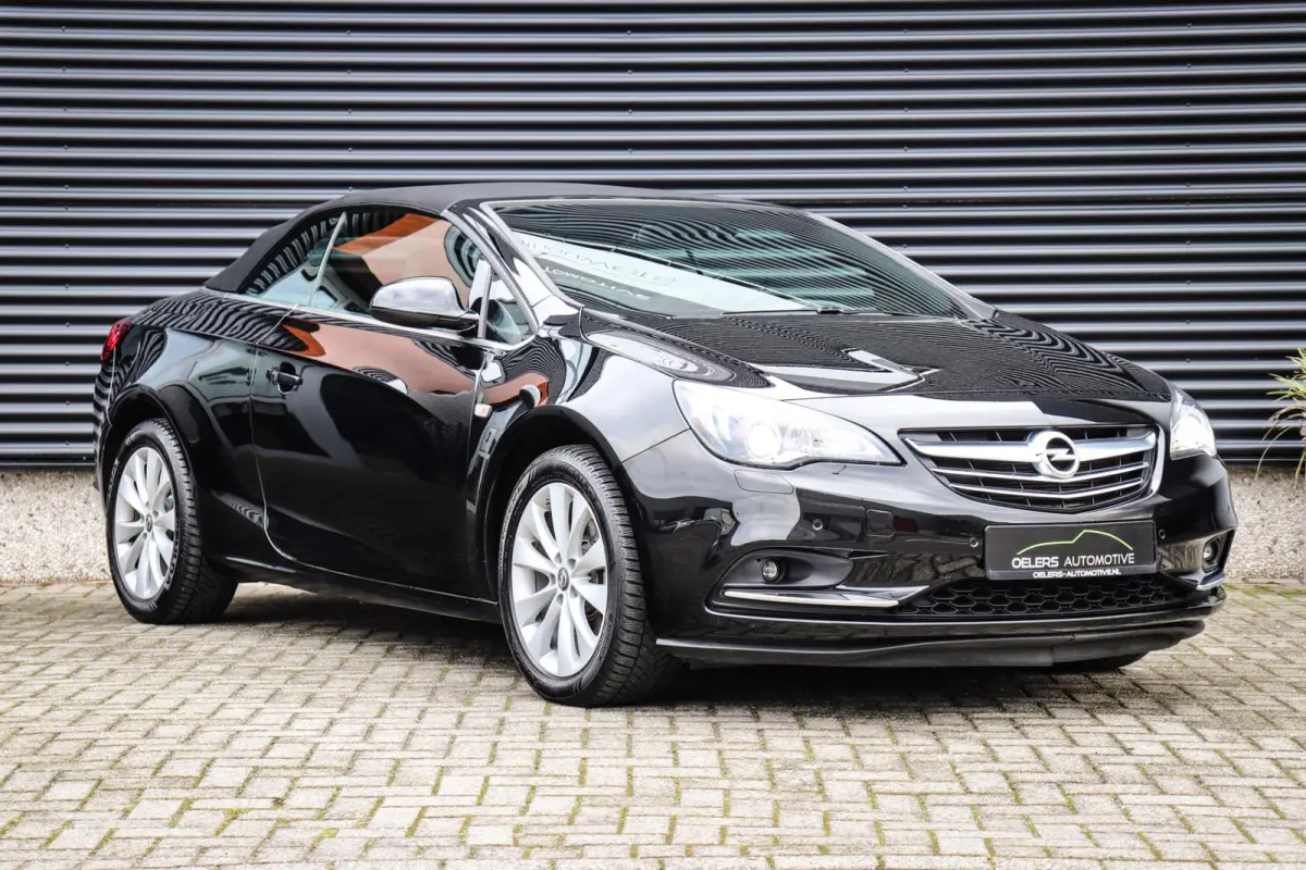 1.6 SIDI Cabriolet | Lederen Bekleding | Stoelventilatie | Navigatie | Camera | Xenon | 1e Eig. | NIEUWSTAAT! |