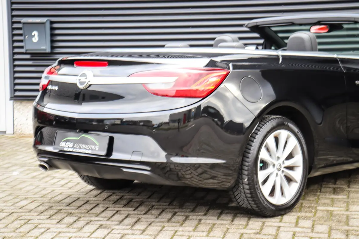 1.6 SIDI Cabriolet | Lederen Bekleding | Stoelventilatie | Navigatie | Camera | Xenon | 1e Eig. | NIEUWSTAAT! |