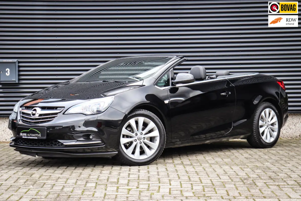 1.6 SIDI Cabriolet | Lederen Bekleding | Stoelventilatie | Navigatie | Camera | Xenon | 1e Eig. | NIEUWSTAAT! |