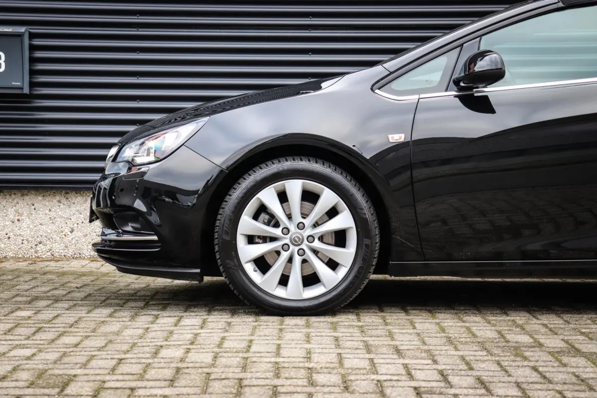 1.6 SIDI Cabriolet | Lederen Bekleding | Stoelventilatie | Navigatie | Camera | Xenon | 1e Eig. | NIEUWSTAAT! |