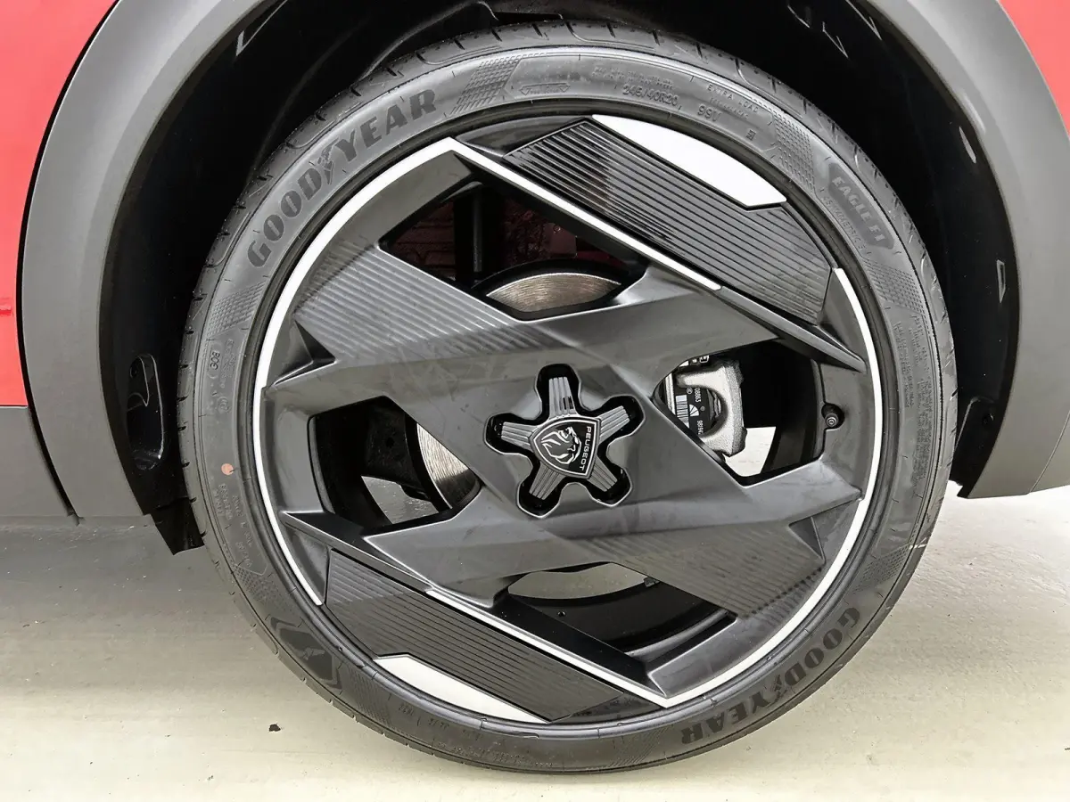 1.6 GT Exclusive Plug-In Hybrid 240 PK | Navigatie | 20" Lichtmetaal | Lederen bekleding | Adaptive Cruise Control | Elektrische Kofferklep | 80 Km Actieradius WLTP