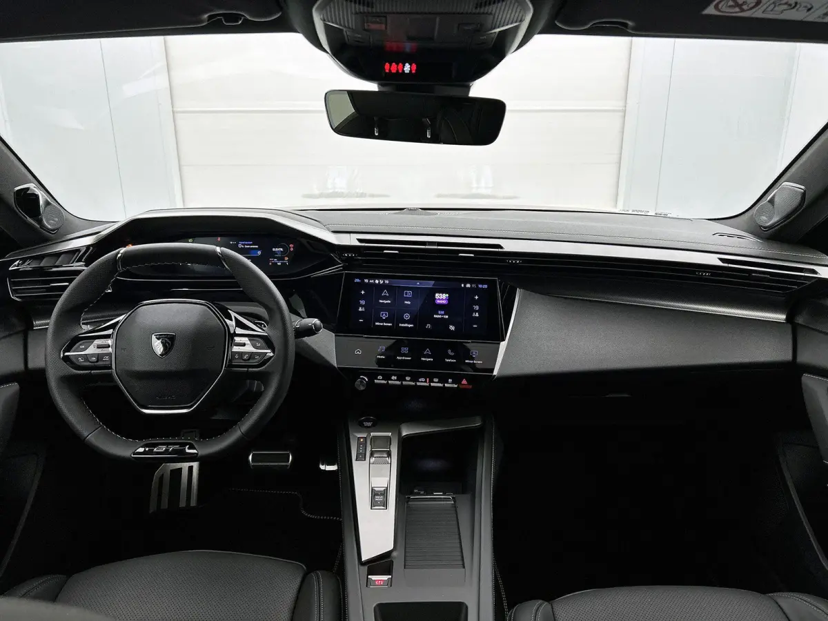 1.6 GT Exclusive Plug-In Hybrid 240 PK | Navigatie | 20" Lichtmetaal | Lederen bekleding | Adaptive Cruise Control | Elektrische Kofferklep | 80 Km Actieradius WLTP