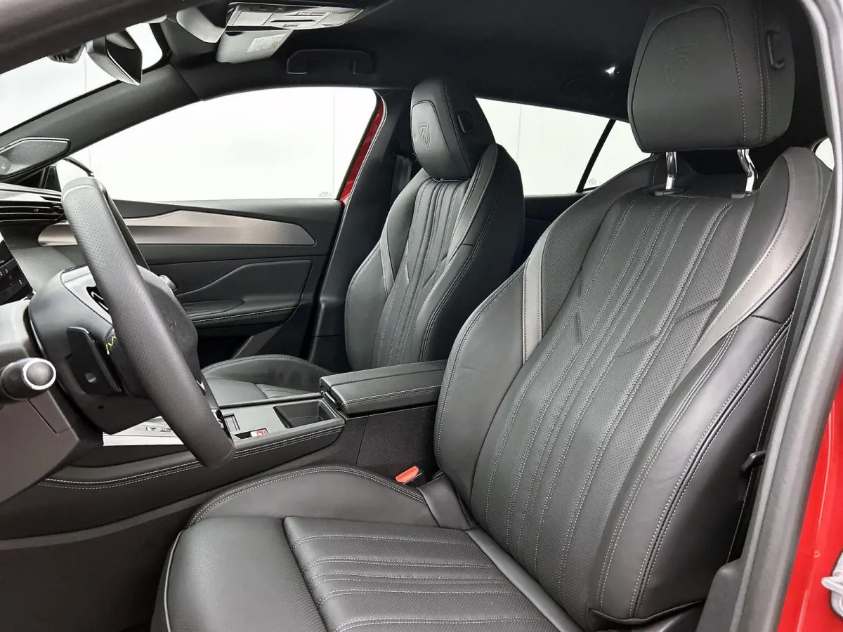 1.6 GT Exclusive Plug-In Hybrid 240 PK | Navigatie | 20" Lichtmetaal | Lederen bekleding | Adaptive Cruise Control | Elektrische Kofferklep | 80 Km Actieradius WLTP