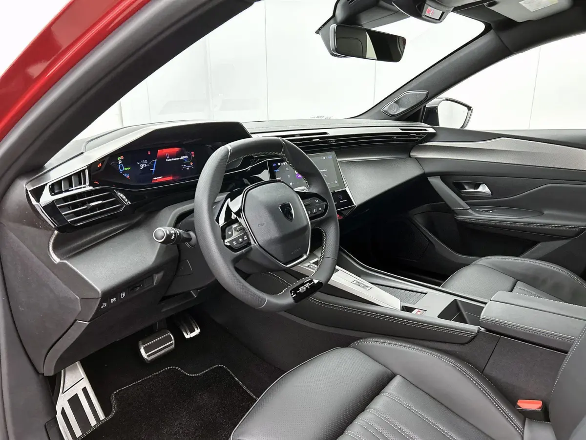 1.6 GT Exclusive Plug-In Hybrid 240 PK | Navigatie | 20" Lichtmetaal | Lederen bekleding | Adaptive Cruise Control | Elektrische Kofferklep | 80 Km Actieradius WLTP