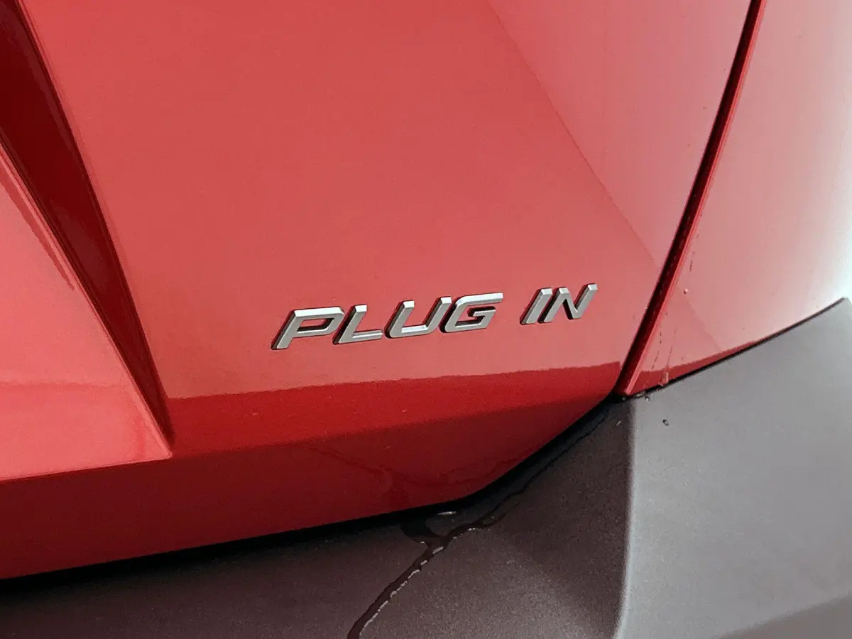 1.6 GT Exclusive Plug-In Hybrid 240 PK | Navigatie | 20" Lichtmetaal | Lederen bekleding | Adaptive Cruise Control | Elektrische Kofferklep | 80 Km Actieradius WLTP