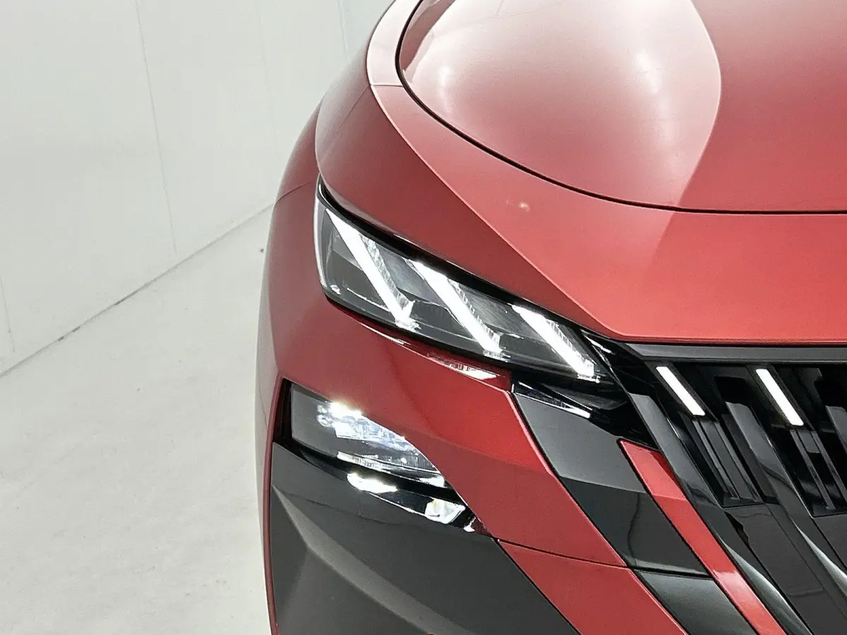 1.6 GT Exclusive Plug-In Hybrid 240 PK | Navigatie | 20" Lichtmetaal | Lederen bekleding | Adaptive Cruise Control | Elektrische Kofferklep | 80 Km Actieradius WLTP