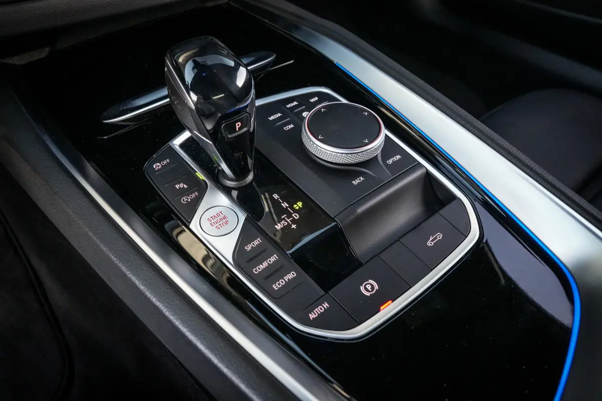 SDrive 20i Sportline | ACC | CarPlay | HUD | PDC met Camera | LED | 1e Eig. |