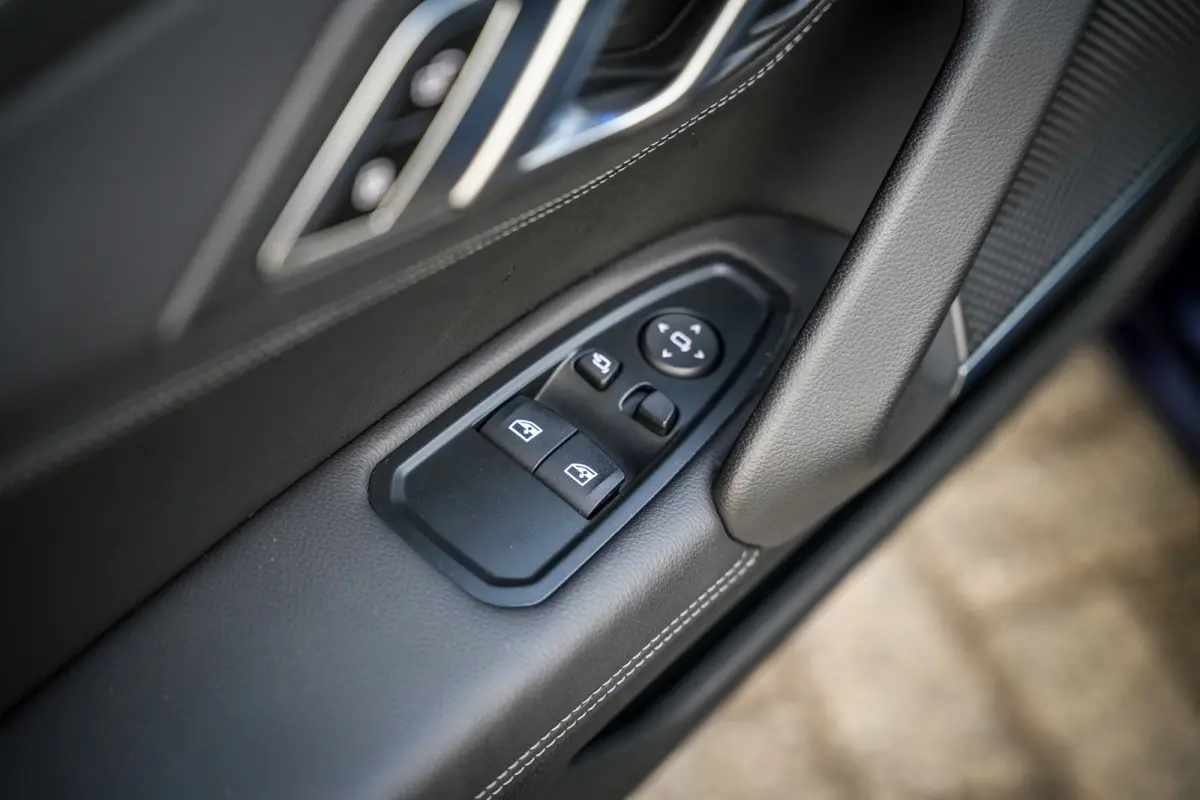 SDrive 20i Sportline | ACC | CarPlay | HUD | PDC met Camera | LED | 1e Eig. |