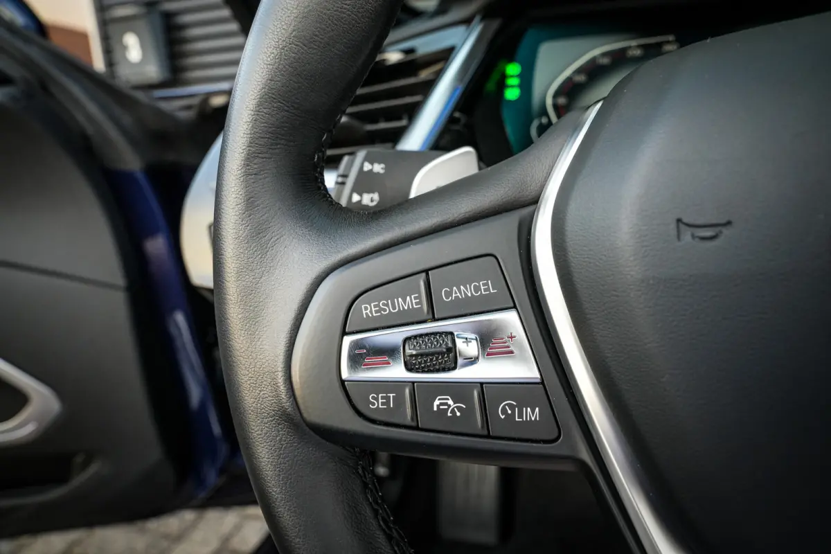 SDrive 20i Sportline | ACC | CarPlay | HUD | PDC met Camera | LED | 1e Eig. |