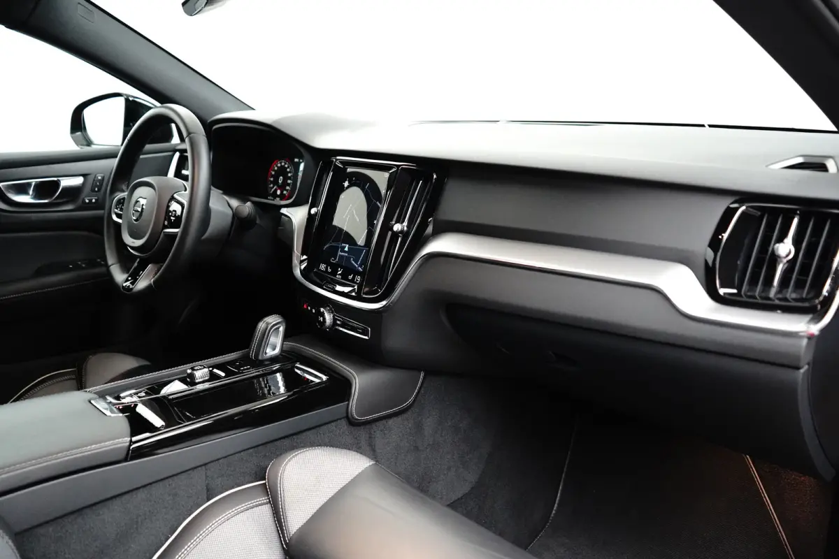 T8 Plus Dark AWD | 360 | Sportstoelen | Adaptive Cruise | 19" | Achteruitrijcamera | Keyless Drive | Winterpakket