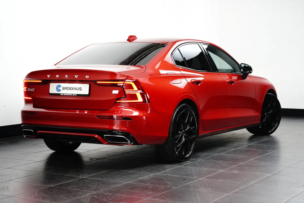 T8 Plus Dark AWD | 360 | Sportstoelen | Adaptive Cruise | 19" | Achteruitrijcamera | Keyless Drive | Winterpakket