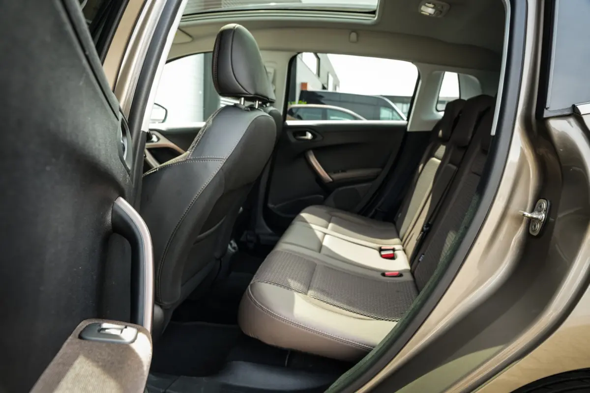1.2 Allure Automaat | 1e Eig. | Panoramadak | ECC | Navigatie | CC | Metallic Lak | PDC | H.Leder | LMV |