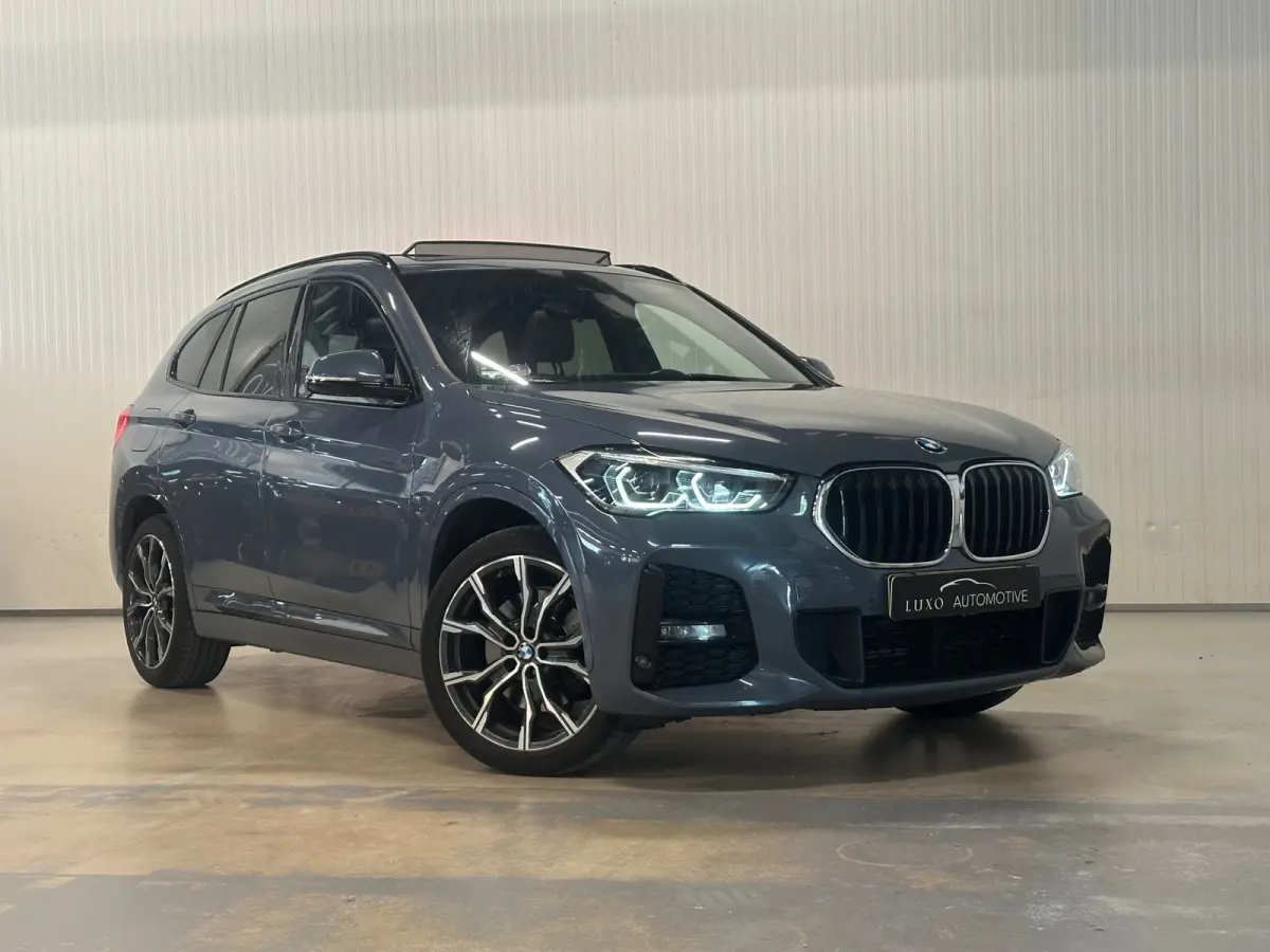 XDrive20i High Executive | M-SPORT | PANO | TREKHAAK | HARMAN KARDON