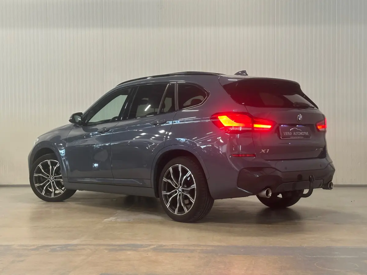 XDrive20i High Executive | M-SPORT | PANO | TREKHAAK | HARMAN KARDON