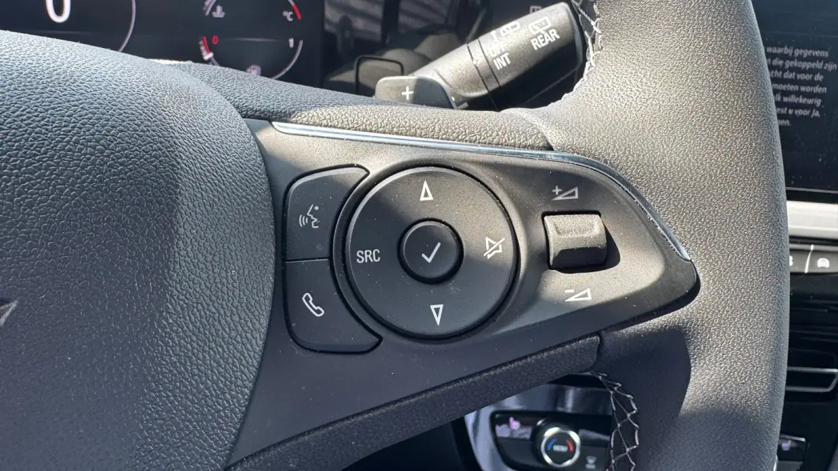1.2 TURBO 130PK ULTIMATE AUTOMAAT / NAVI / LEDER / CLIMA / LED / PDC / 18" LMV / CAMERA / KEYLESS / ALCANTARA / ADAPT. CRUISECONTROL  !!