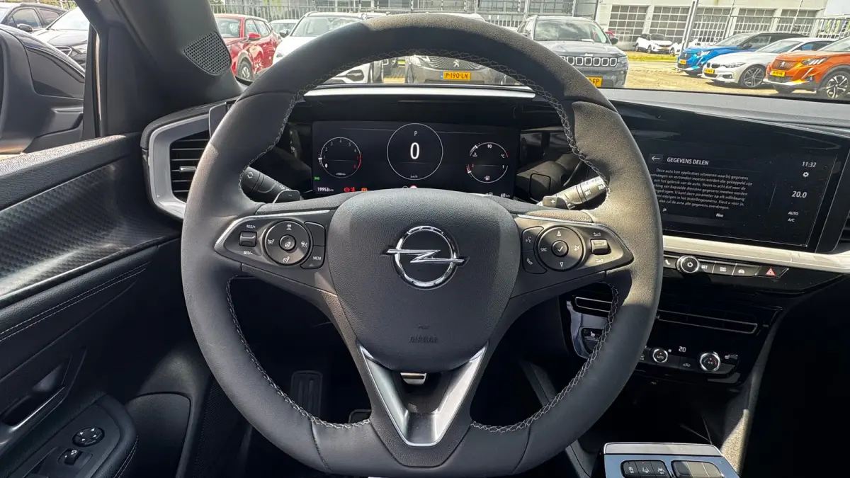 1.2 TURBO 130PK ULTIMATE AUTOMAAT / NAVI / LEDER / CLIMA / LED / PDC / 18" LMV / CAMERA / KEYLESS / ALCANTARA / ADAPT. CRUISECONTROL  !!