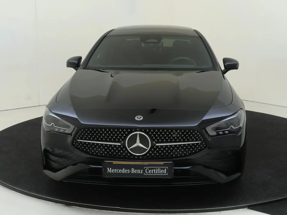 250 e Star Edition AMG Line Plus Panoramadak / Head-up / Memory Seats / 360 Camera / 19'' Multispaak velgen / Sfeerverlichting