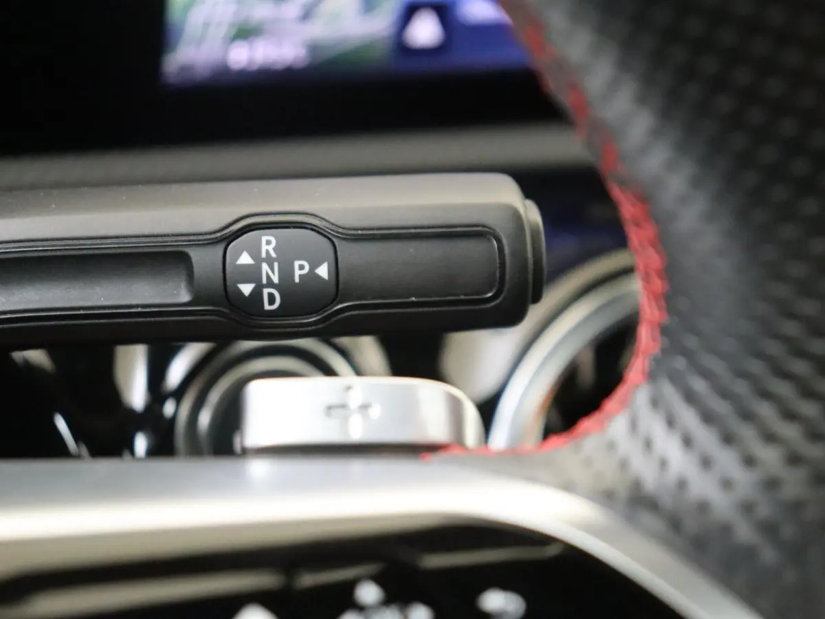 250 e Star Edition AMG Line Plus Panoramadak / Head-up / Memory Seats / 360 Camera / 19'' Multispaak velgen / Sfeerverlichting
