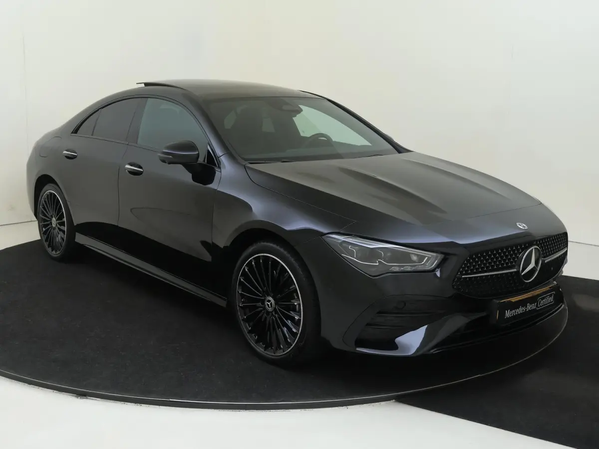 250 e Star Edition AMG Line Plus Panoramadak / Head-up / Memory Seats / 360 Camera / 19'' Multispaak velgen / Sfeerverlichting