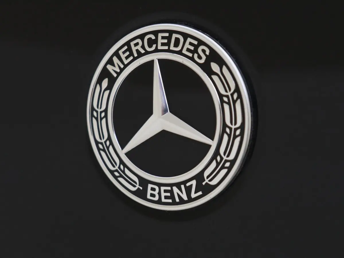 250 e Star Edition AMG Line Plus Panoramadak / Head-up / Memory Seats / 360 Camera / 19'' Multispaak velgen / Sfeerverlichting