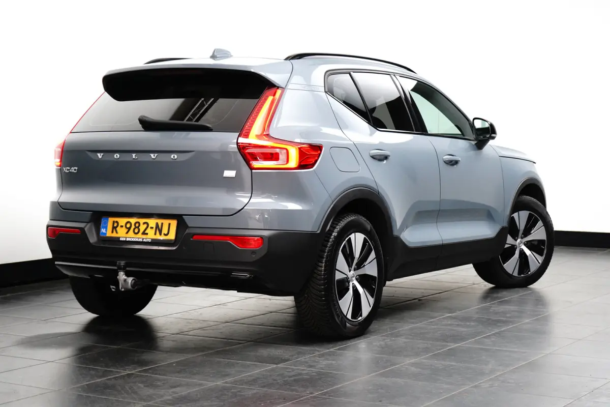 T4 Plug-in hybrid Plus Dark | Adaptive Cruise | BLIS | Stoelverwarming | Achteruitrijcamera | Bluetooth telefoonvoorbereiding | Cruise control adaptief met Stop&Go en stuurhulp