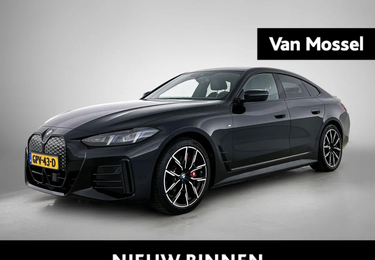 eDrive40 84 kWh | WORDT VERWACHT | M-SPORT | ACHTERUITRIJCAMERA | TREKHAAK | ELEKTRISCHE KOFFERKLEP | STOELVERWARMING | SFEERVERLICHTING | LEDER | APPLE CARPLAY - ANDROID AUTO | NAVIGATIE |