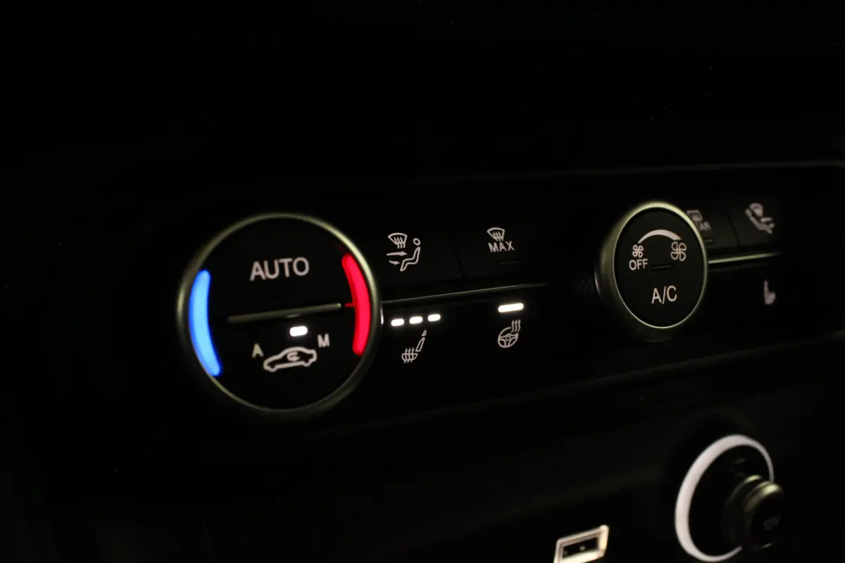 2.0 T AWD Veloce > 280pk/Akrapovic/Pano.schuif/21Inch Turismo/Trekhaak...