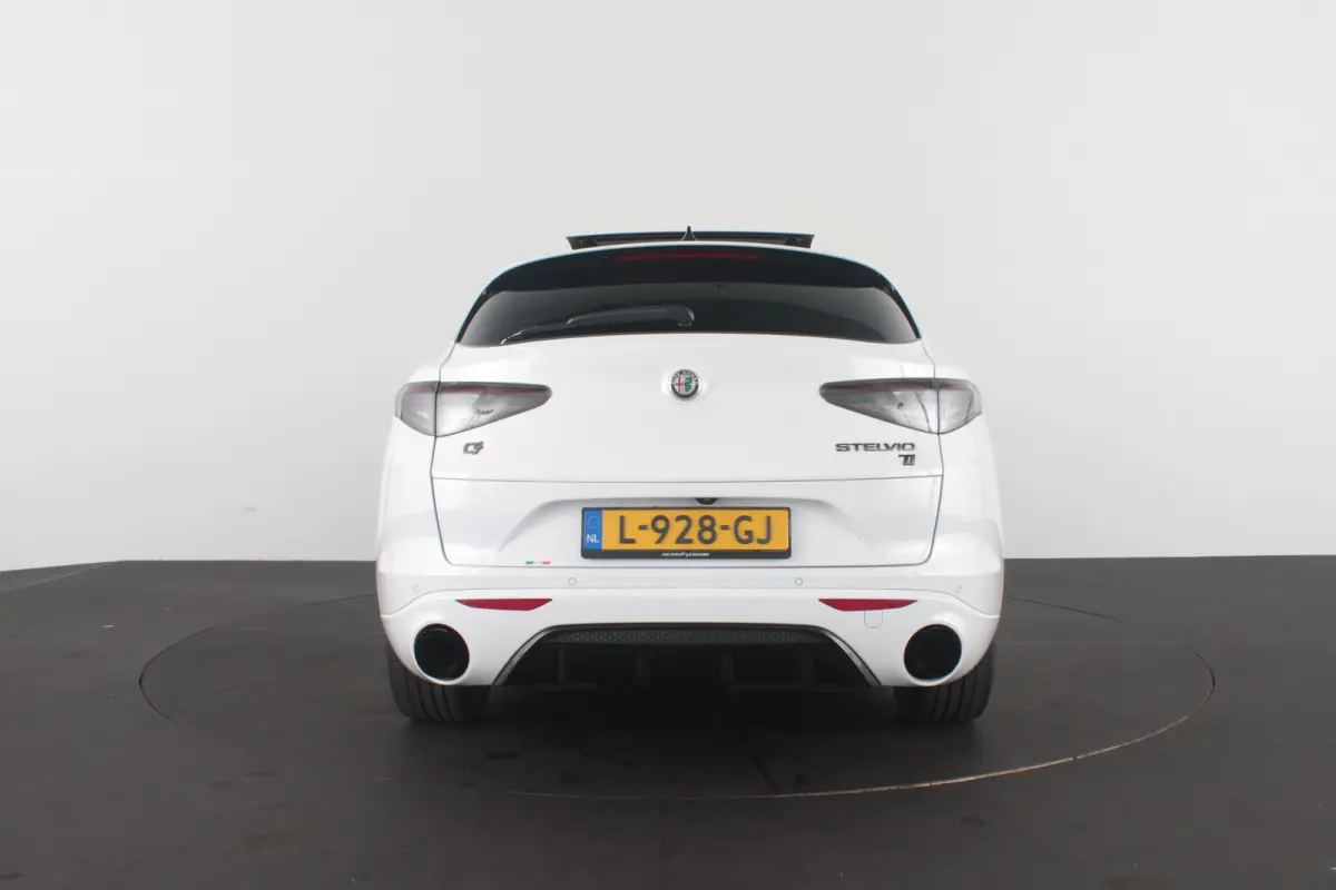 2.0 T AWD Veloce > 280pk/Akrapovic/Pano.schuif/21Inch Turismo/Trekhaak...