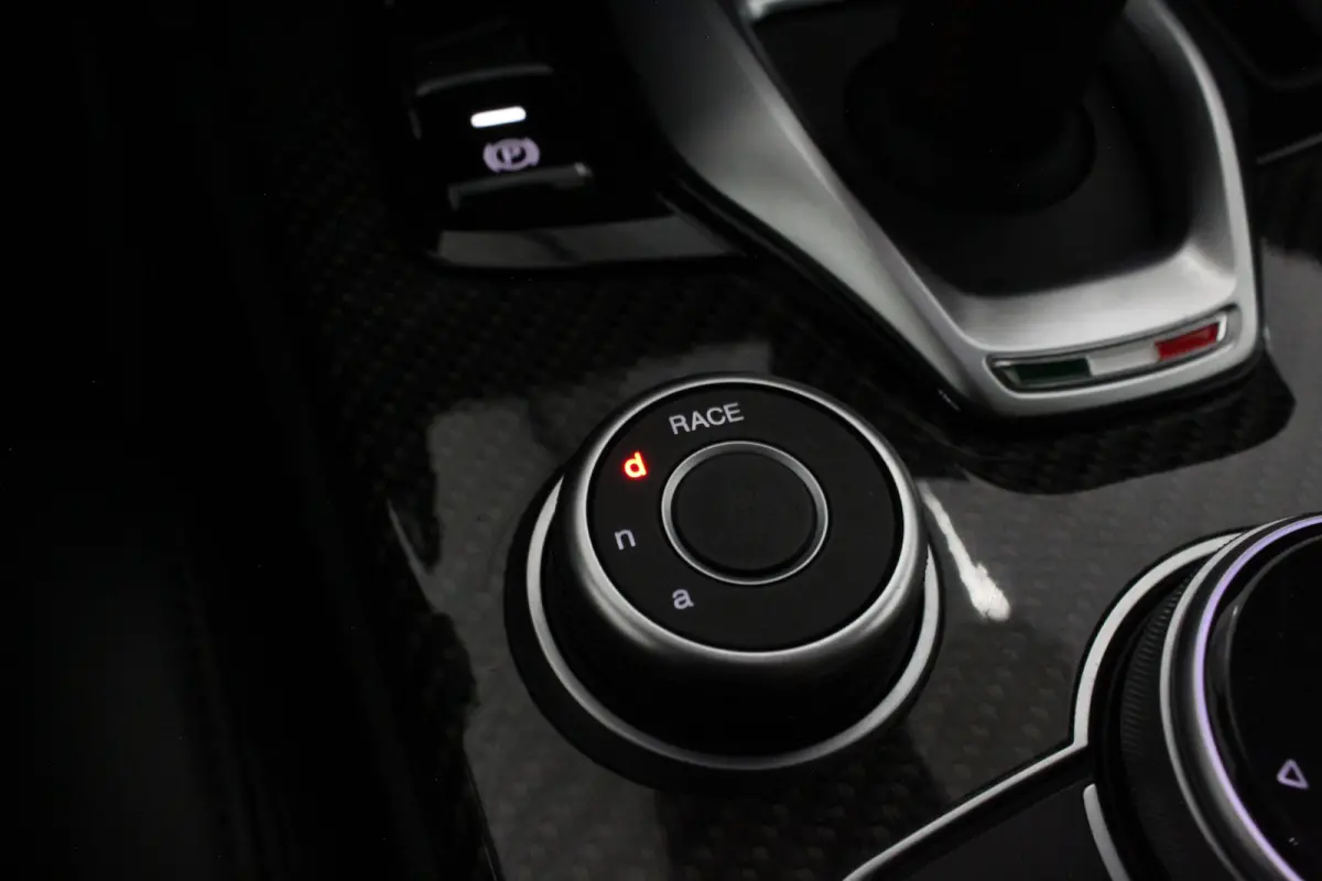 2.0 T AWD Veloce > 280pk/Akrapovic/Pano.schuif/21Inch Turismo/Trekhaak...