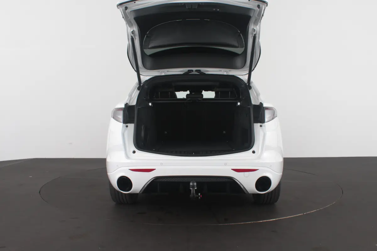 2.0 T AWD Veloce > 280pk/Akrapovic/Pano.schuif/21Inch Turismo/Trekhaak...
