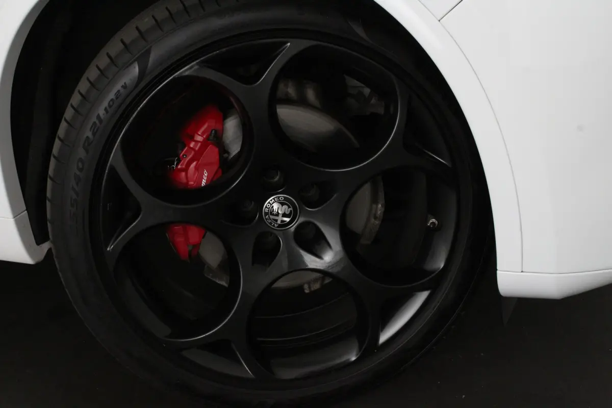 2.0 T AWD Veloce > 280pk/Akrapovic/Pano.schuif/21Inch Turismo/Trekhaak...