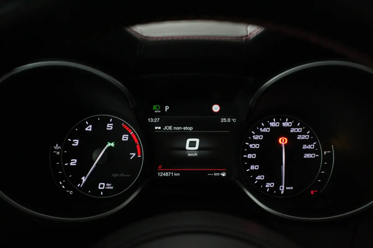 2.0 T AWD Veloce > 280pk/Akrapovic/Pano.schuif/21Inch Turismo/Trekhaak...