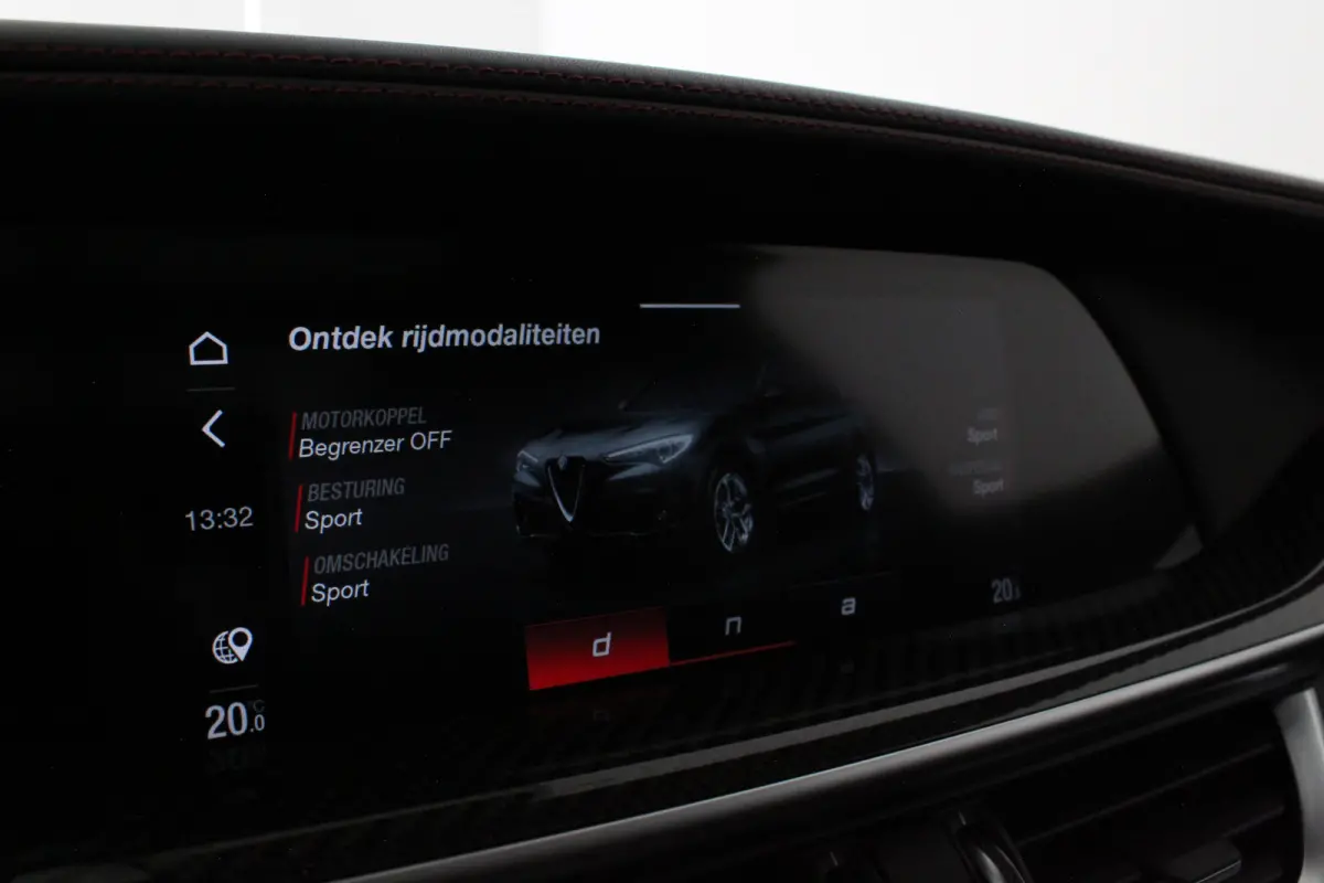 2.0 T AWD Veloce > 280pk/Akrapovic/Pano.schuif/21Inch Turismo/Trekhaak...