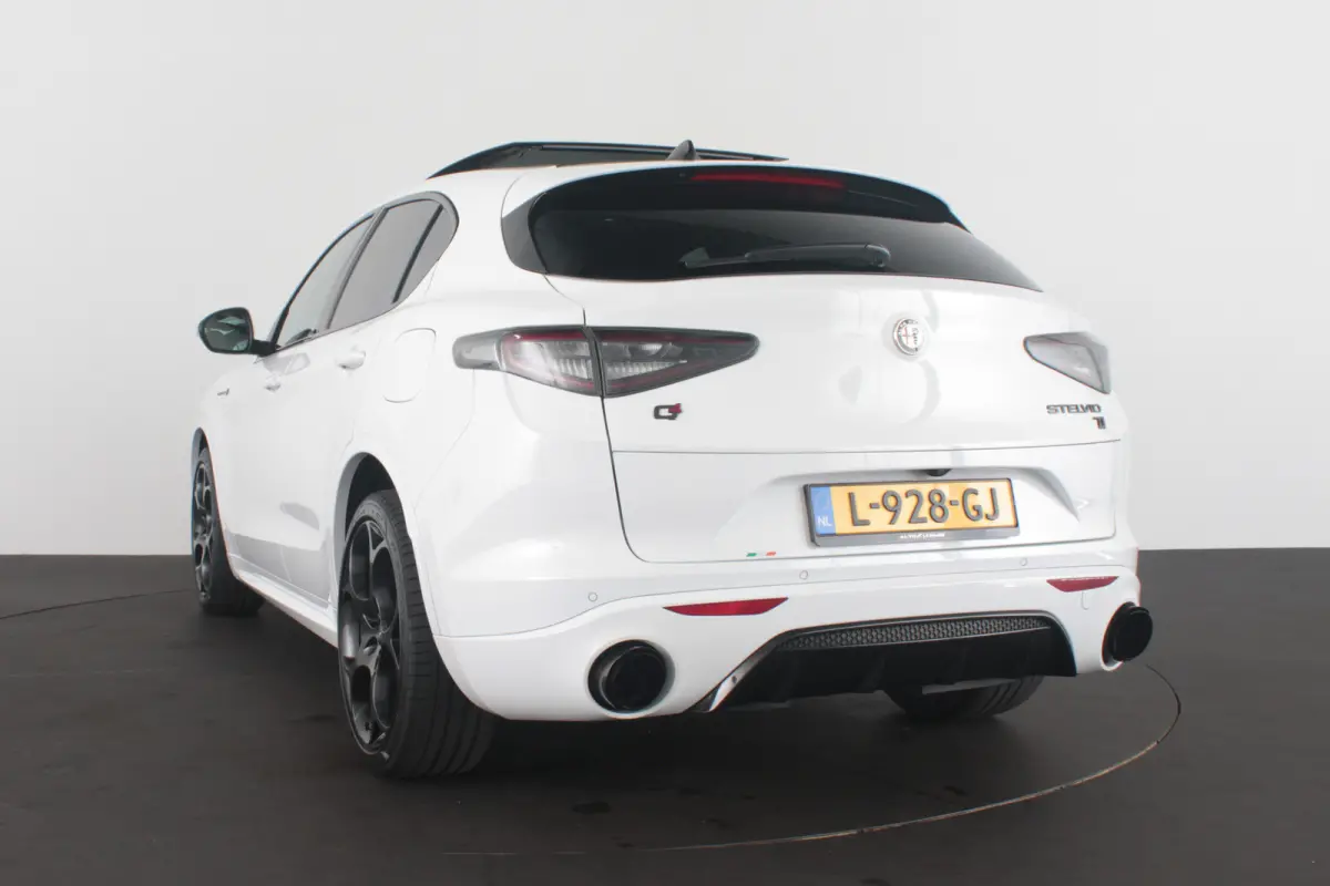 2.0 T AWD Veloce > 280pk/Akrapovic/Pano.schuif/21Inch Turismo/Trekhaak...