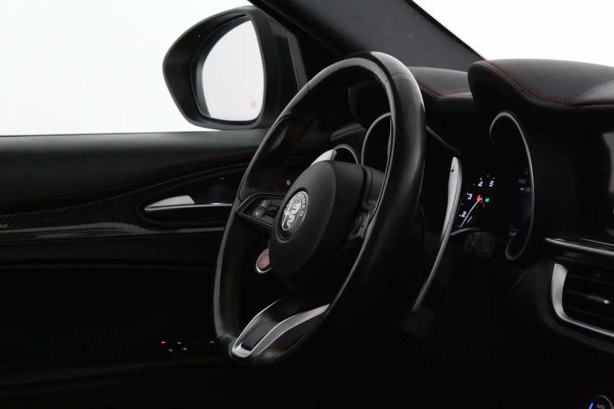 2.0 T AWD Veloce > 280pk/Akrapovic/Pano.schuif/21Inch Turismo/Trekhaak...