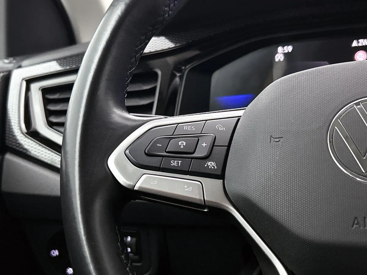 1.0 TSI Life Business 95pk | Navigatie | airco (automatisch) | Stoel verwarming | Parkeer sensoren voor en achter | Apple Carplay/Android Auto | Cruise control adaptief |
