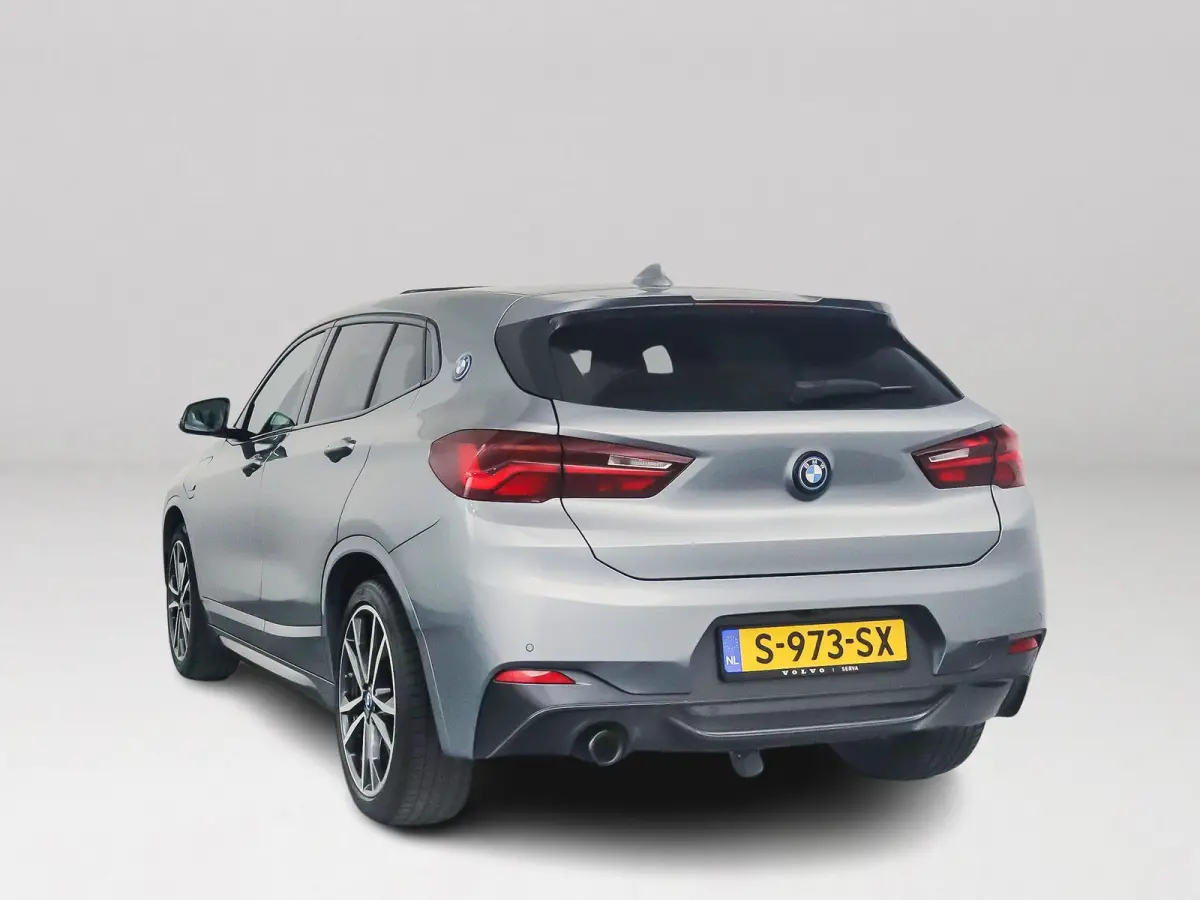 xDrive25e High Executive | Panoramadak | Parkeercamera | Head-up display | Stoelverwarming | Cruise control
