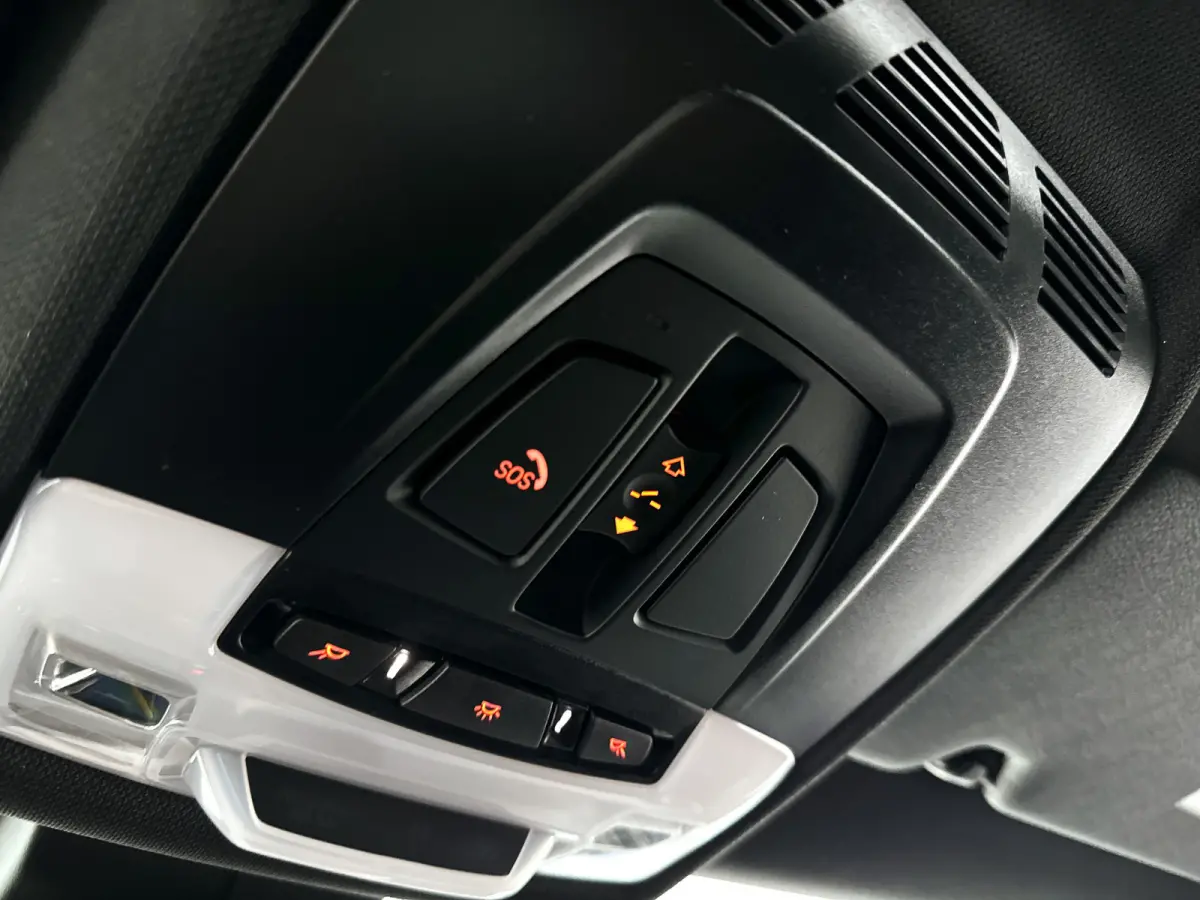 xDrive25e High Executive | Panoramadak | Parkeercamera | Head-up display | Stoelverwarming | Cruise control
