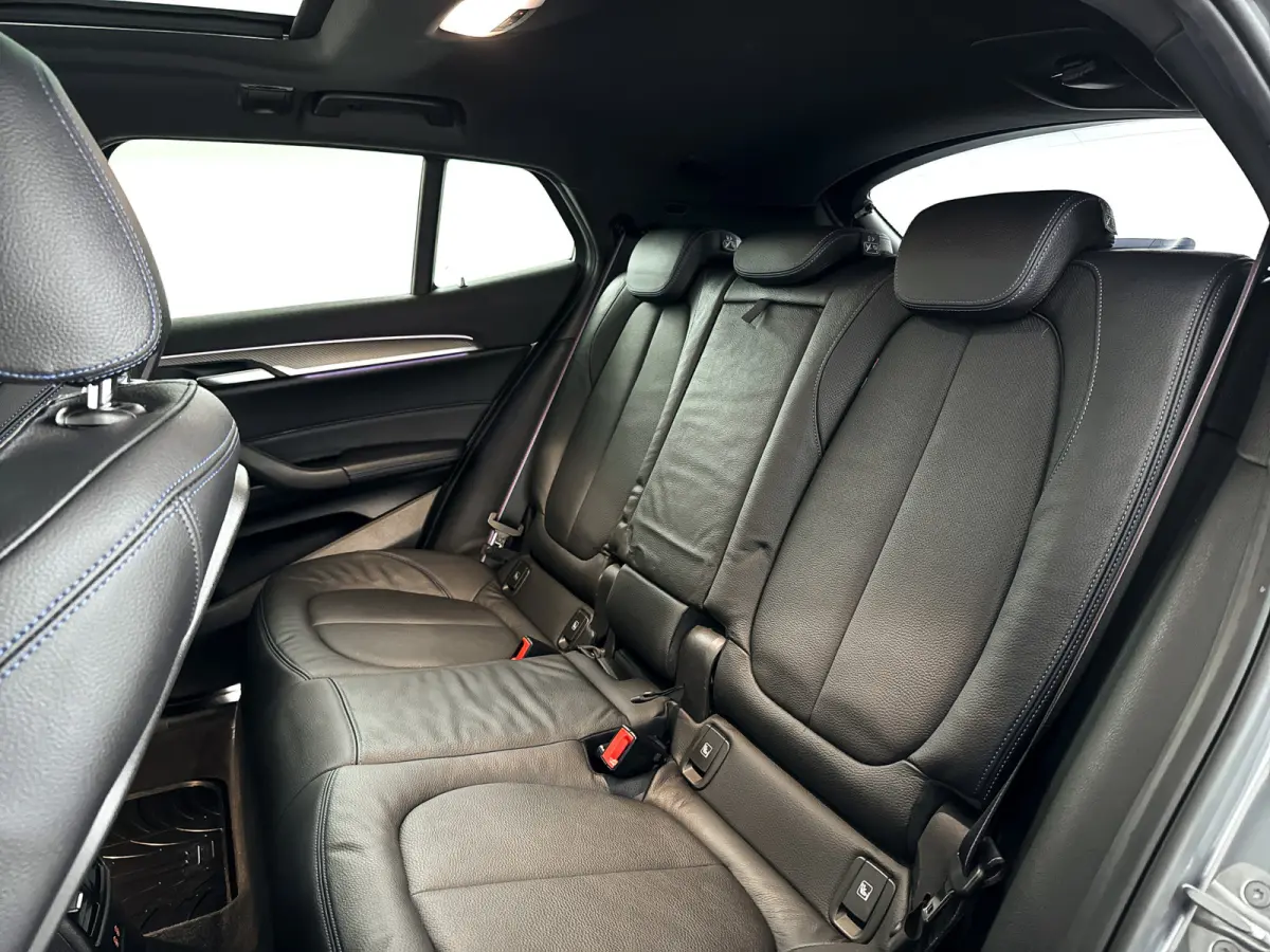 xDrive25e High Executive | Panoramadak | Parkeercamera | Head-up display | Stoelverwarming | Cruise control
