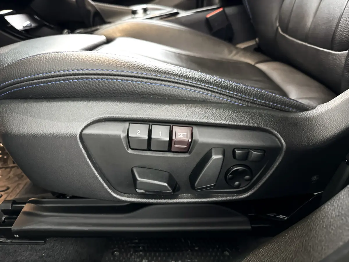 xDrive25e High Executive | Panoramadak | Parkeercamera | Head-up display | Stoelverwarming | Cruise control