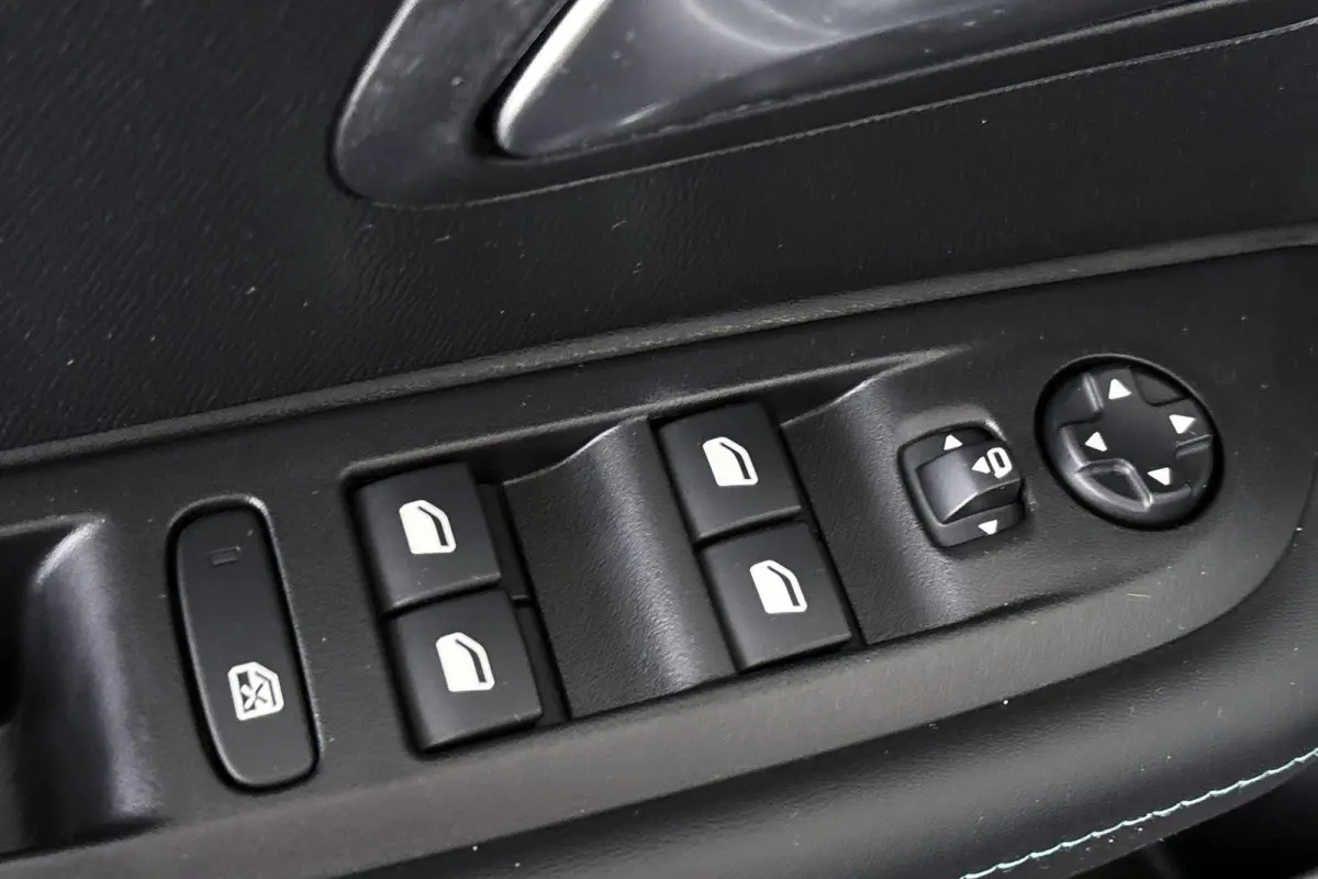 1.2 PureTech Allure Pack Keyless Adaptieve Cruise Stoelverwarming