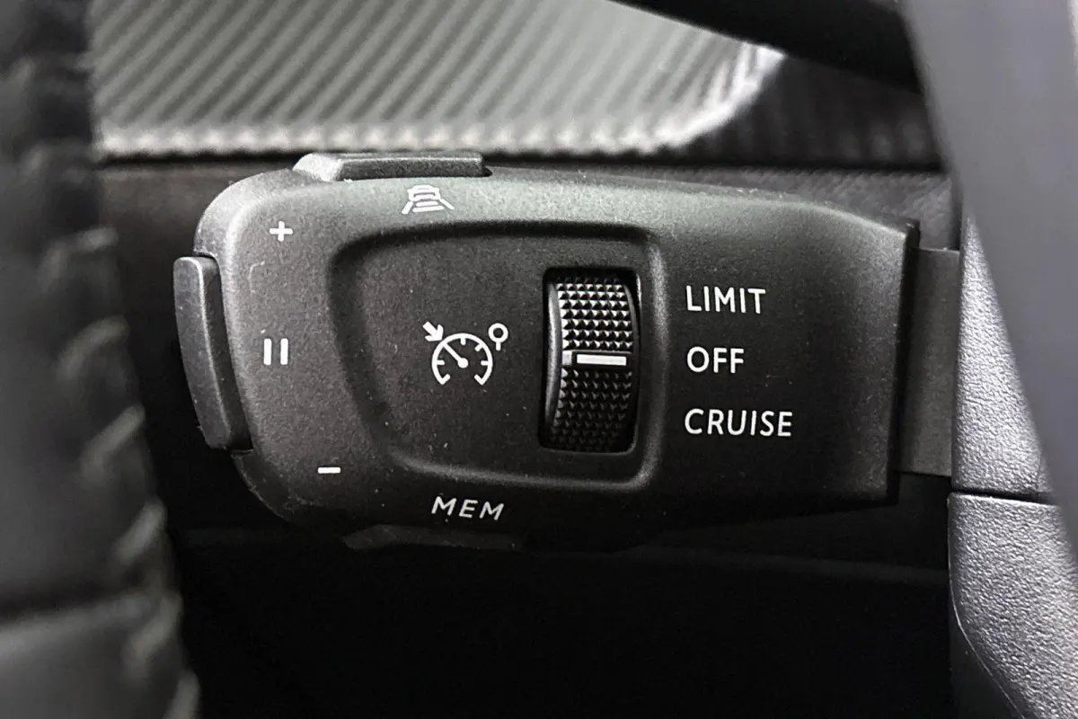 1.2 PureTech Allure Pack Keyless Adaptieve Cruise Stoelverwarming