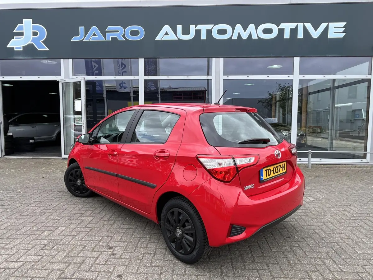 1.0 VVT-i Energy | Navigatie | Camera | Lane assist | ACC | Nieuwe 4-seizoenenbanden | NAP