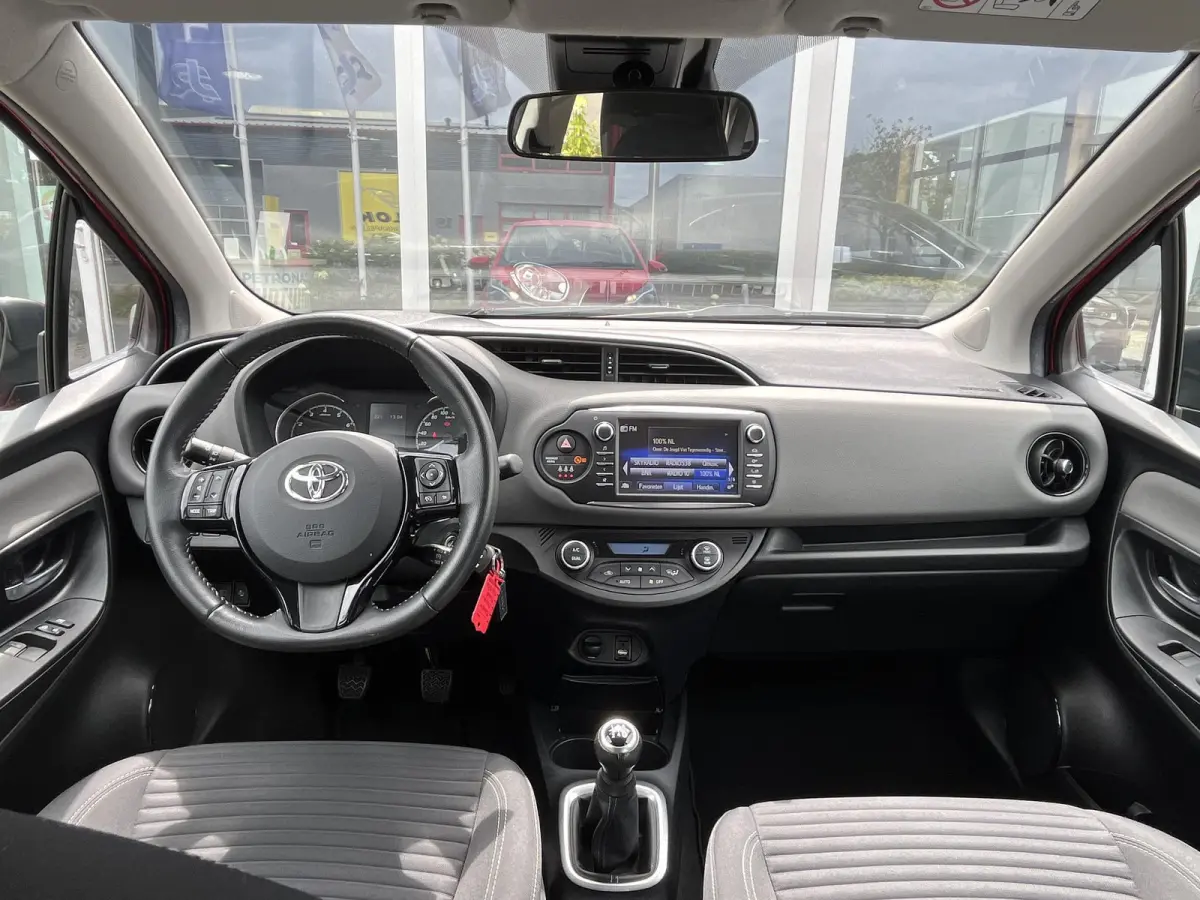 1.0 VVT-i Energy | Navigatie | Camera | Lane assist | ACC | Nieuwe 4-seizoenenbanden | NAP
