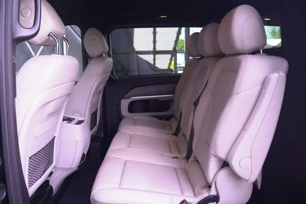 300d 4-MATIC Lang AMG Line Dubbel Cabine NAP 2x Elek. schuifdeur, Leder Beige, Distronic, 360 Camera, LED, Trekhaak