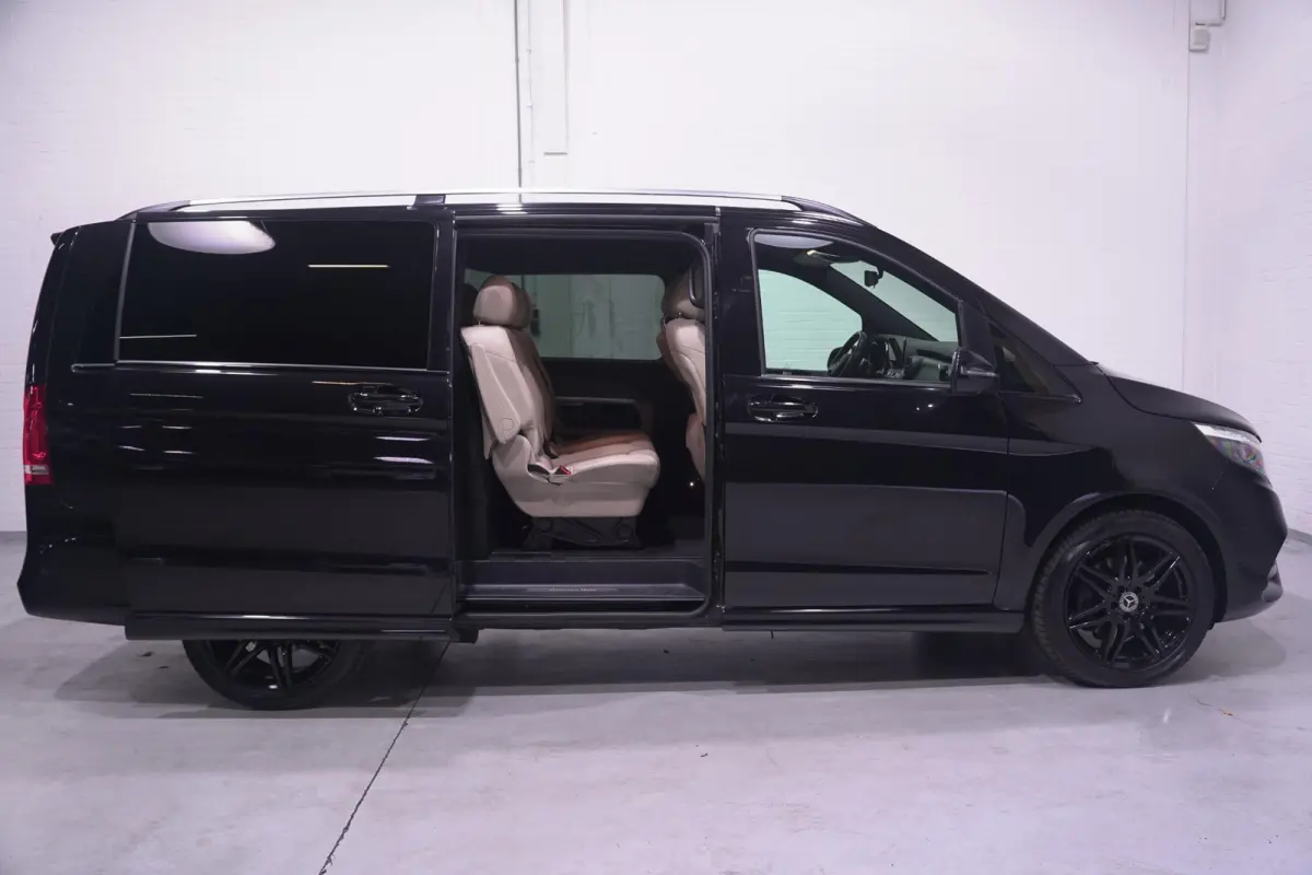 300d 4-MATIC Lang AMG Line Dubbel Cabine NAP 2x Elek. schuifdeur, Leder Beige, Distronic, 360 Camera, LED, Trekhaak