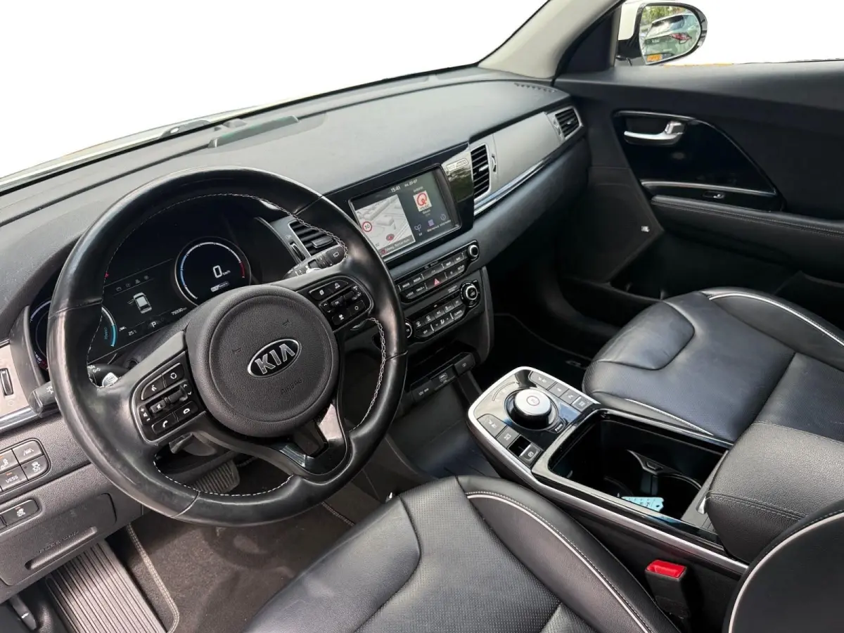 ExecutiveLine 64 kWh | Cruise Control | Climate Control | Camera | Navigatie | Stoelverwarming | Stoelventilatie | Stuurverwarming |