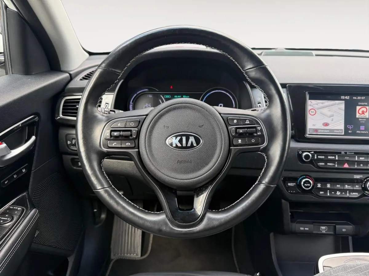 ExecutiveLine 64 kWh | Cruise Control | Climate Control | Camera | Navigatie | Stoelverwarming | Stoelventilatie | Stuurverwarming |