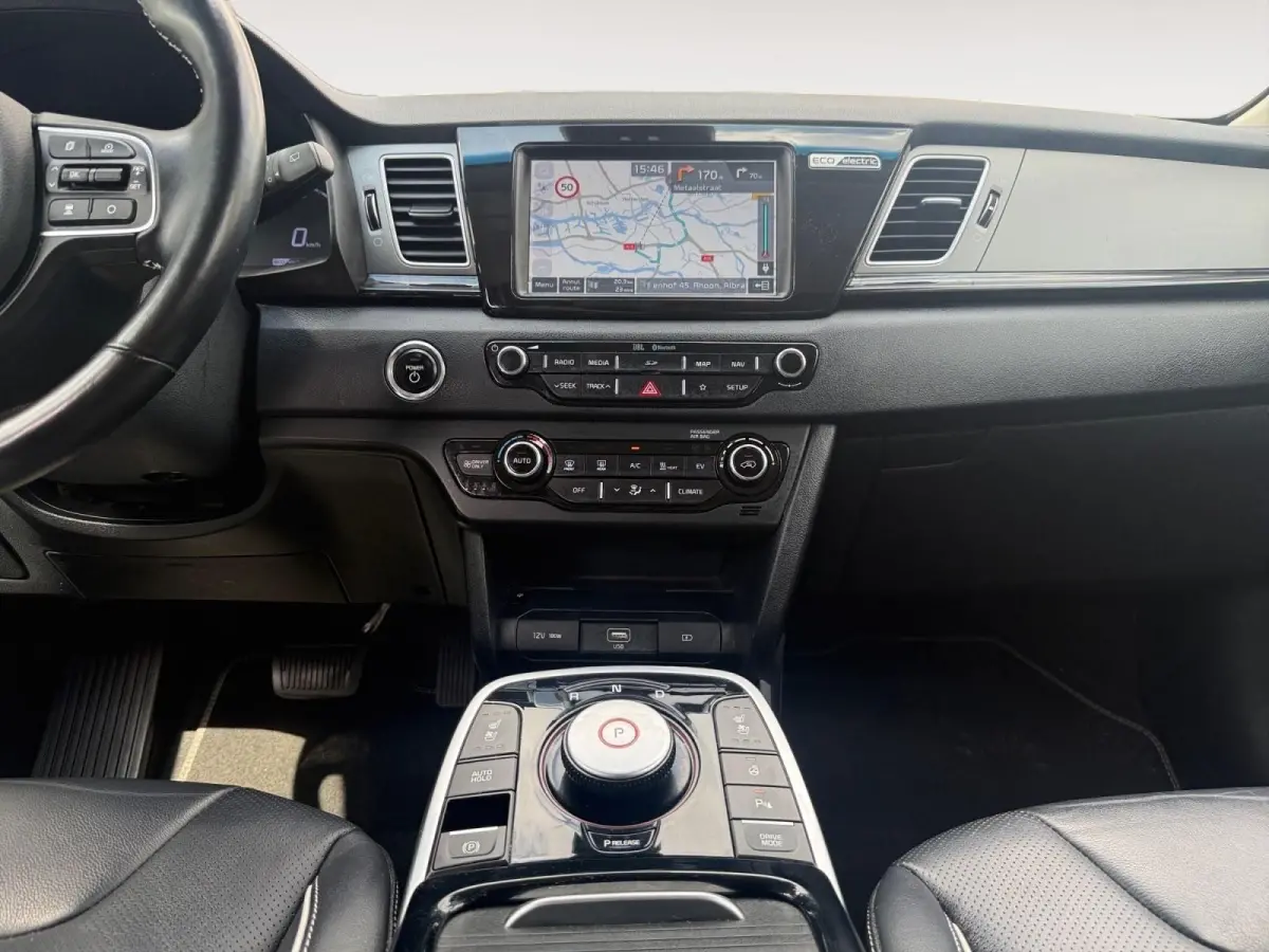 ExecutiveLine 64 kWh | Cruise Control | Climate Control | Camera | Navigatie | Stoelverwarming | Stoelventilatie | Stuurverwarming |
